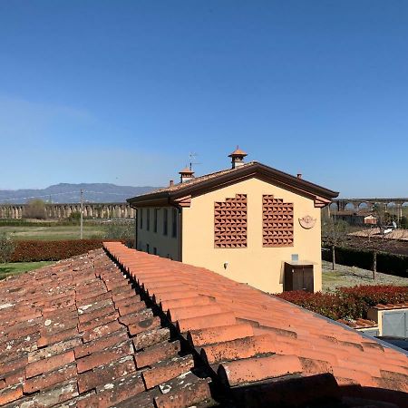 Affittacamere Agli Archi Capannori Exterior foto