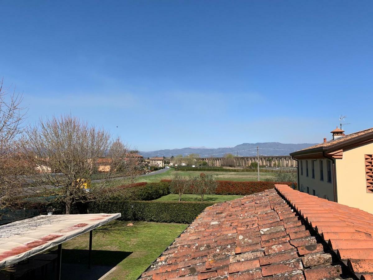 Affittacamere Agli Archi Capannori Exterior foto